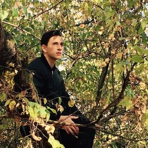 Meet your Posher, Dominic